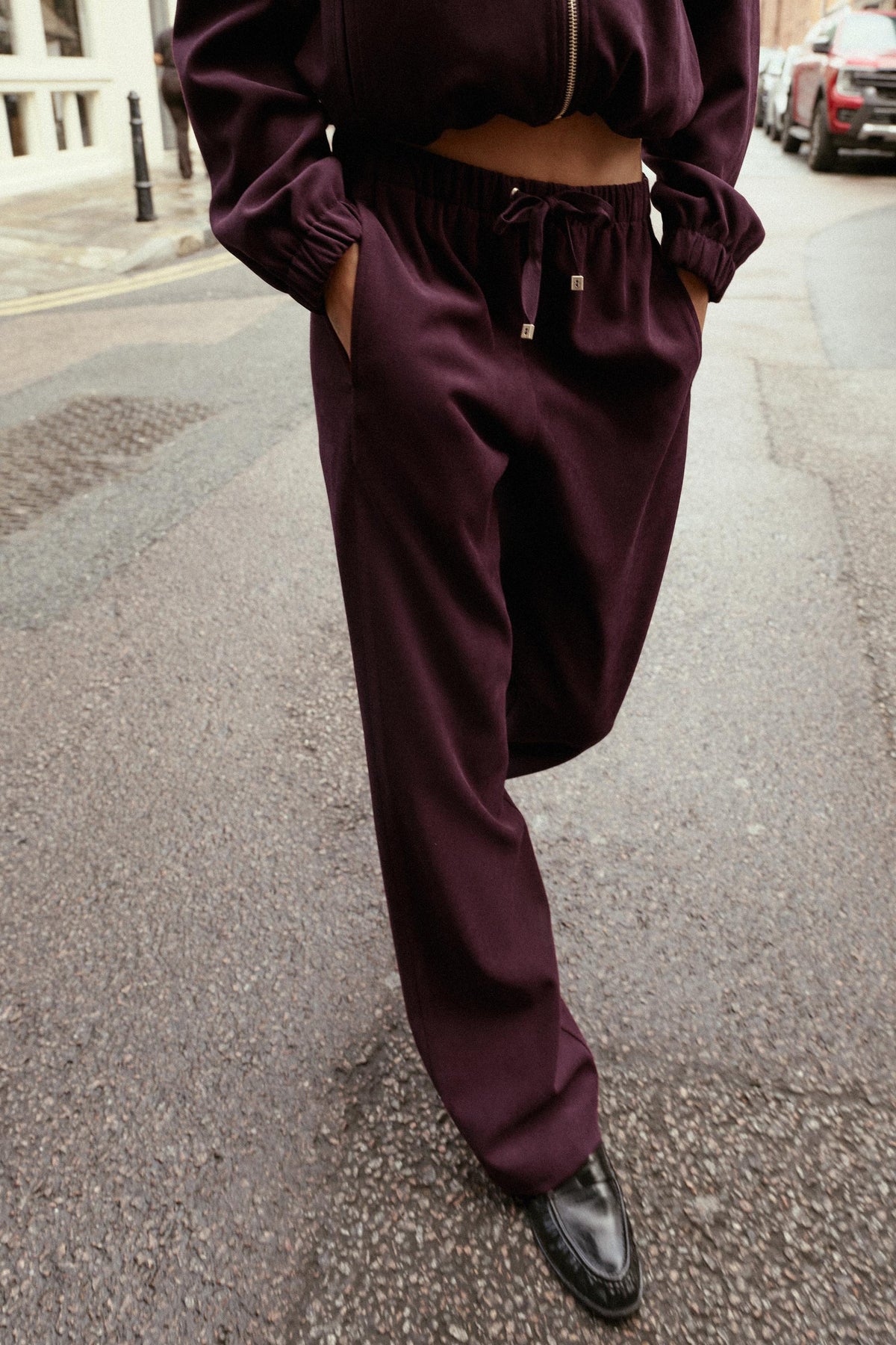 Aria Zipped Tracksuit Set - Dark brown - M